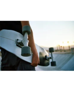 Carver™ CARVER BLACK TIP 32,5'' SURFSKATE 2023 -Surfcorner Store carver black tip 32 5 cx surfskate completo 2