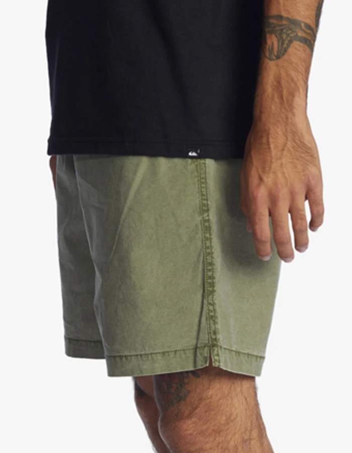 QUIKSILVER TAXER 17" ELASTICATED SHORTS FOUR LEAF CLOVER 1 QUIKSILVER TAXER 17" ELASTICATED SHORTS FOUR LEAF CLOVER