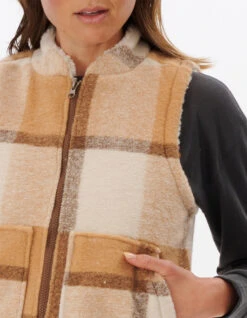 RIP CURL BREEZE VEST CAMEL 7 RIP CURL BREEZE VEST CAMEL -Surfcorner Store rip curl smanicato breeze camel 2